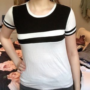 Forever21 black and white t-shirt